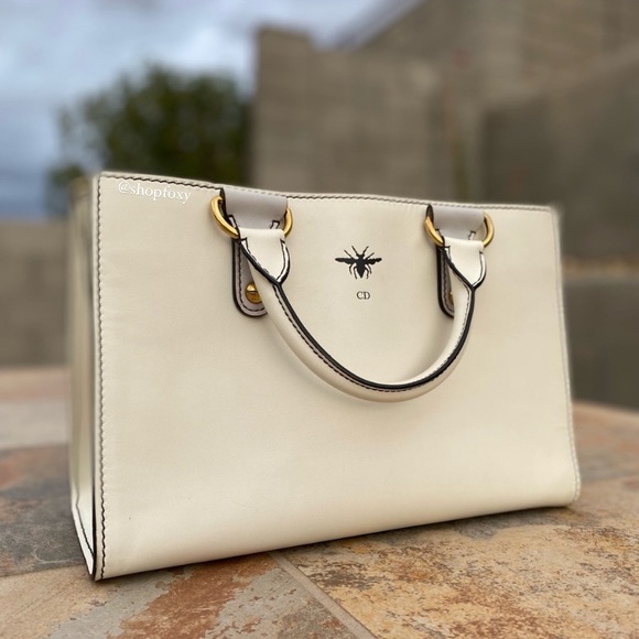 SOLD Christian Dior White Leather D-Bee Top Handle Bag - Picture 3 of 16